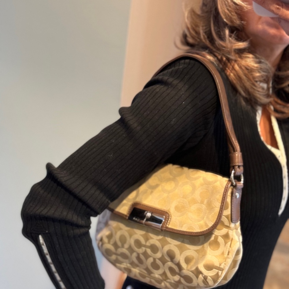 Vintage Coach Shoulder Bag - Picture 6 of 6